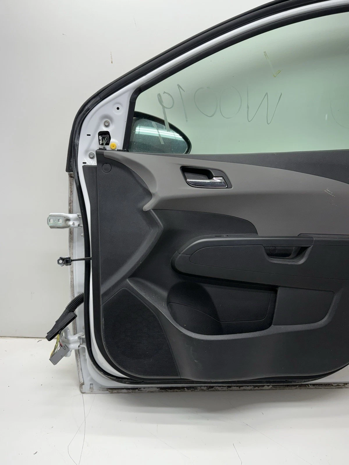 12-20 CHEVY SONIC RIGHT FRONT PASSENGER DOOR OEM - Image 12