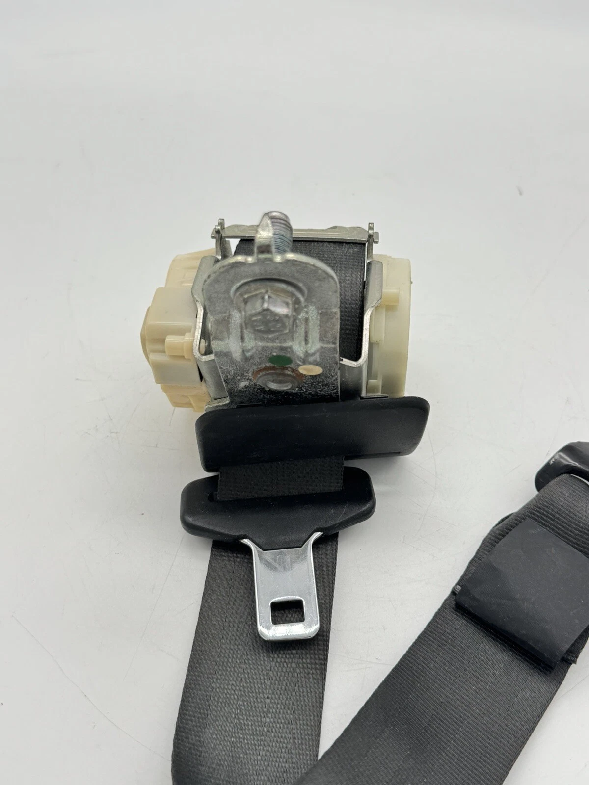 11 - 14 HYUNDAI SONATA REAR PASSENGER SEAT BELT OEM 89820-3Q000 - Image 5