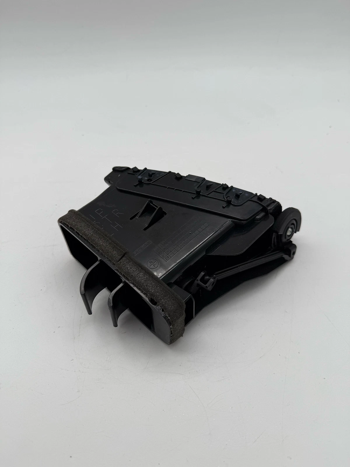 2008-2013 Infiniti G37 OEM LH Center Dashboard AC Vent 68751-JK00C oem - Image 3