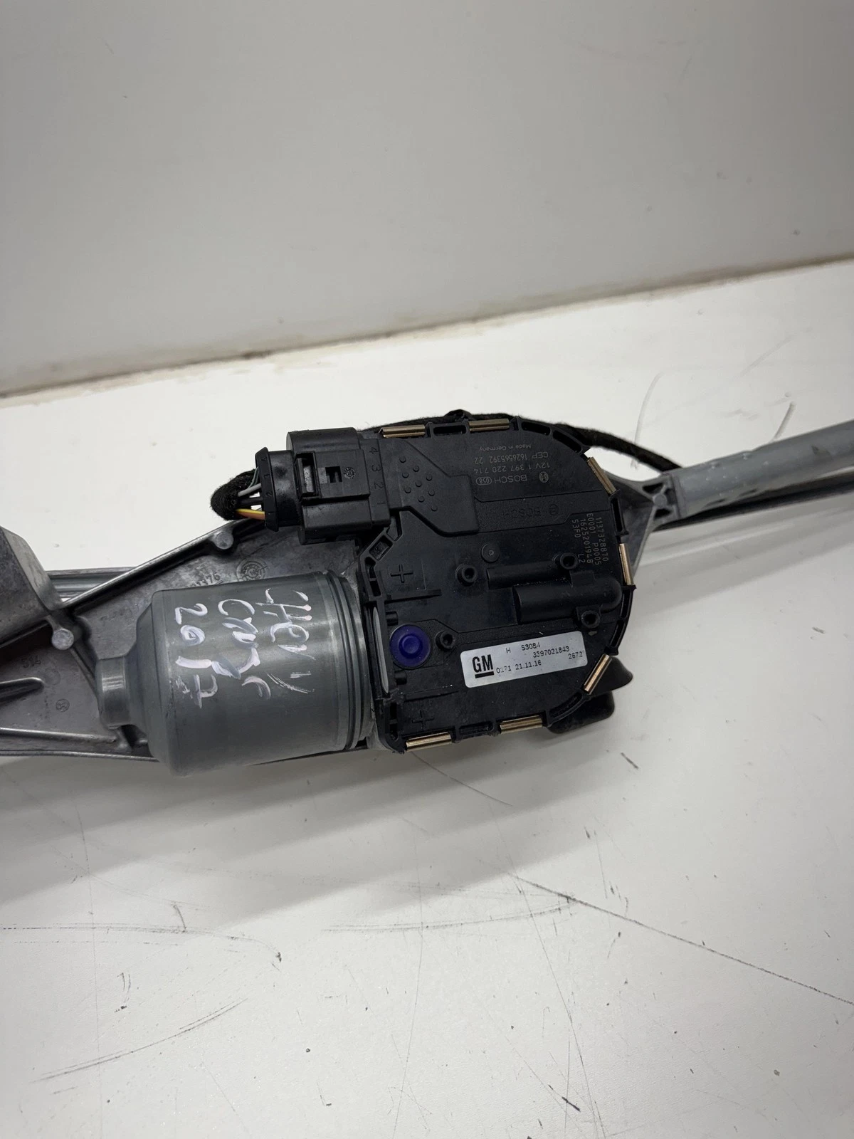 16-19 CHEVROLET CRUZE FRONT WINDSHIELD WIPER LINKAGE TRANSMISSION W/ MOTOR OEM - Image 6
