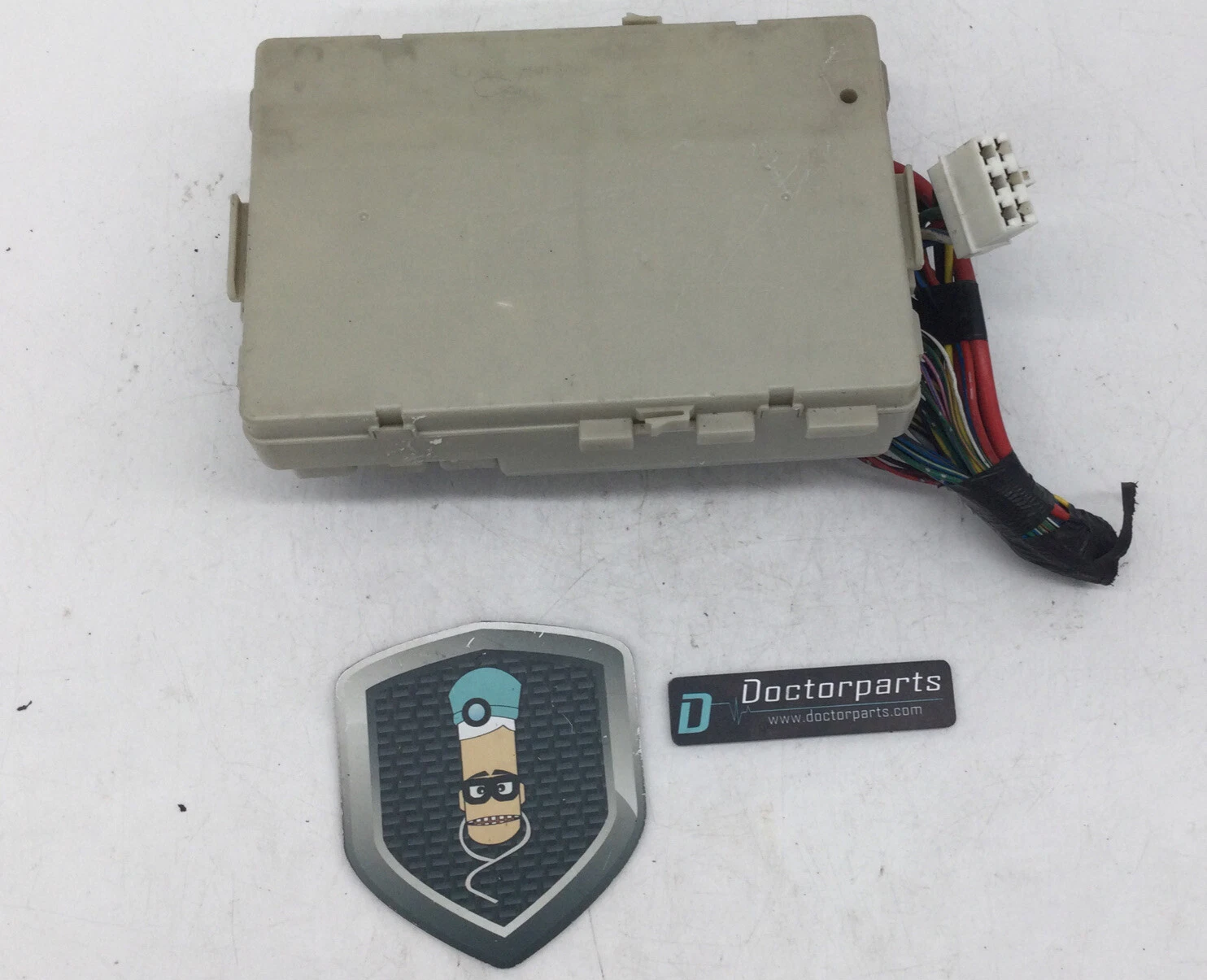 2007 - 2011 NISSAN MURANO,VERSA,SENTRA,MÁXIMA FUSE BOX V BODY CONTROL USED OEM - Image 5
