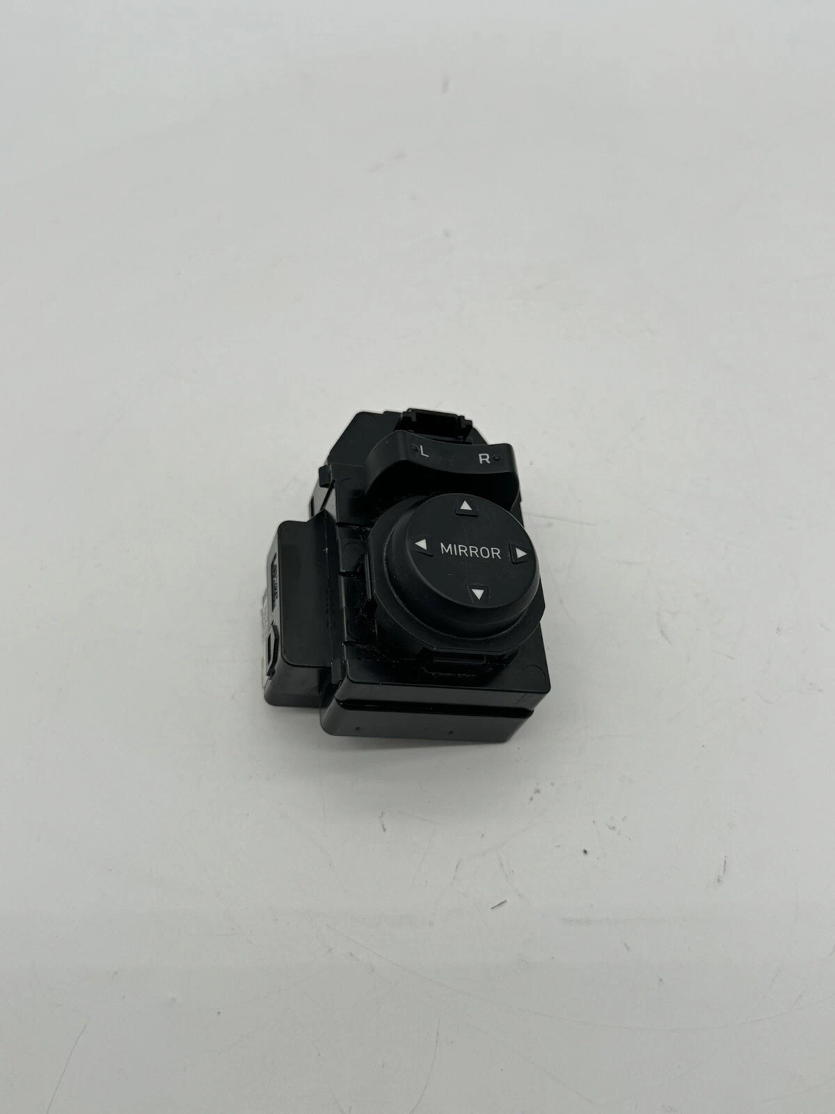 18-19 Kia RIO Front Door Switch Driver's Mirror 2222288 - Image 3