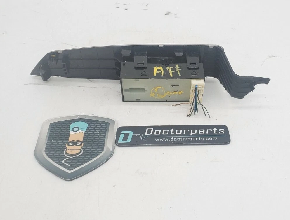 03-07 NISSAN MURANO PASSENGER right side front power window switch silver OEM - Image 2