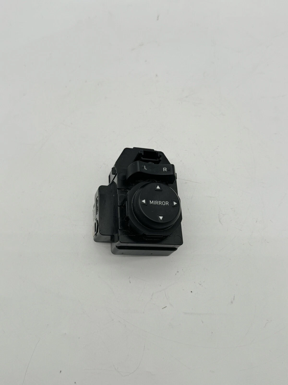 18-19 Kia RIO Front Door Switch Driver's Mirror 2222288 - Image 2