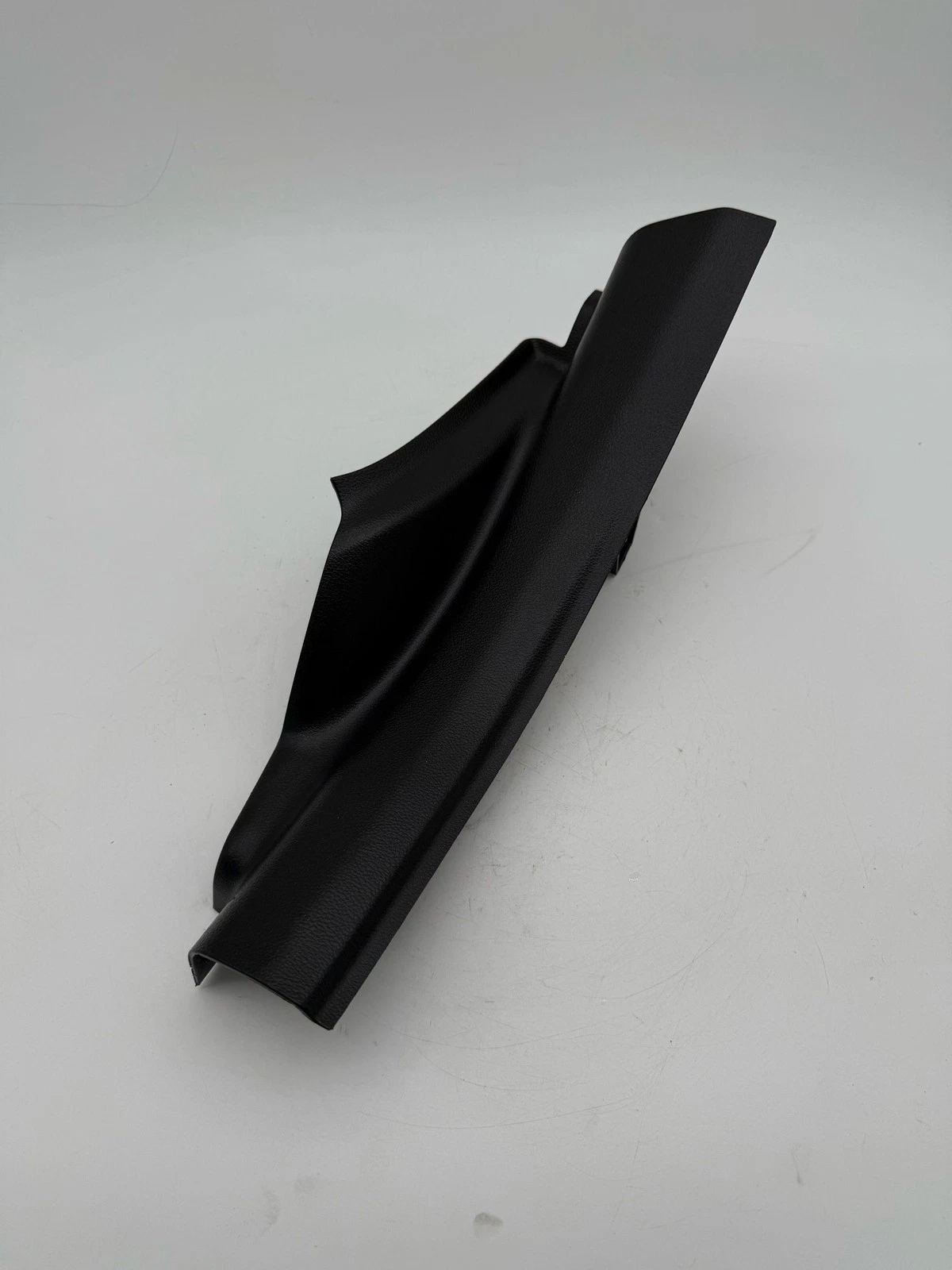 12-20 CHEVROLET SONIC Sill Scuff Plate Left Rear Door Floor Trim OEM 95932889 - Image 10