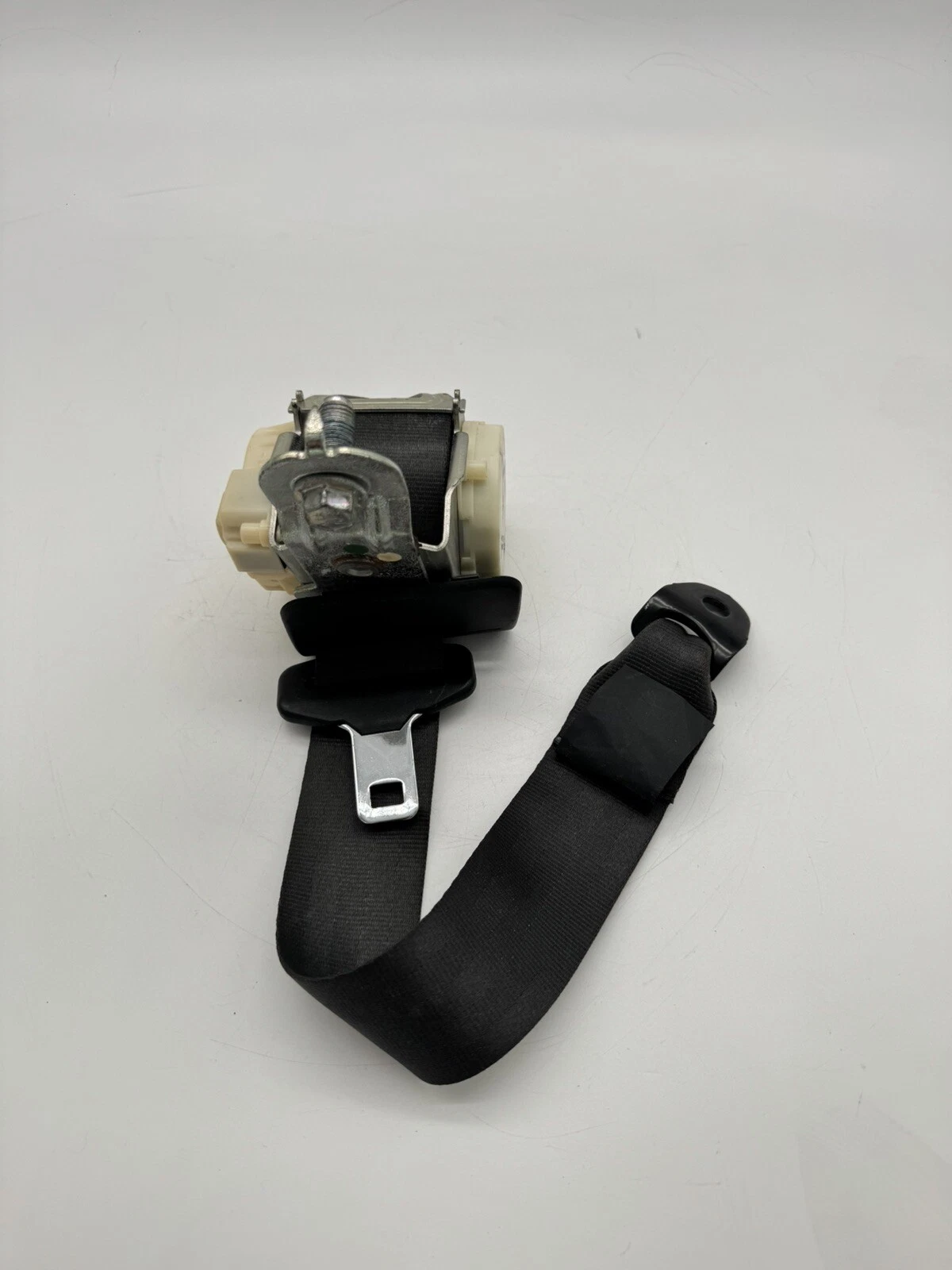 11 - 14 HYUNDAI SONATA REAR PASSENGER SEAT BELT OEM 89820-3Q000 - Image 4