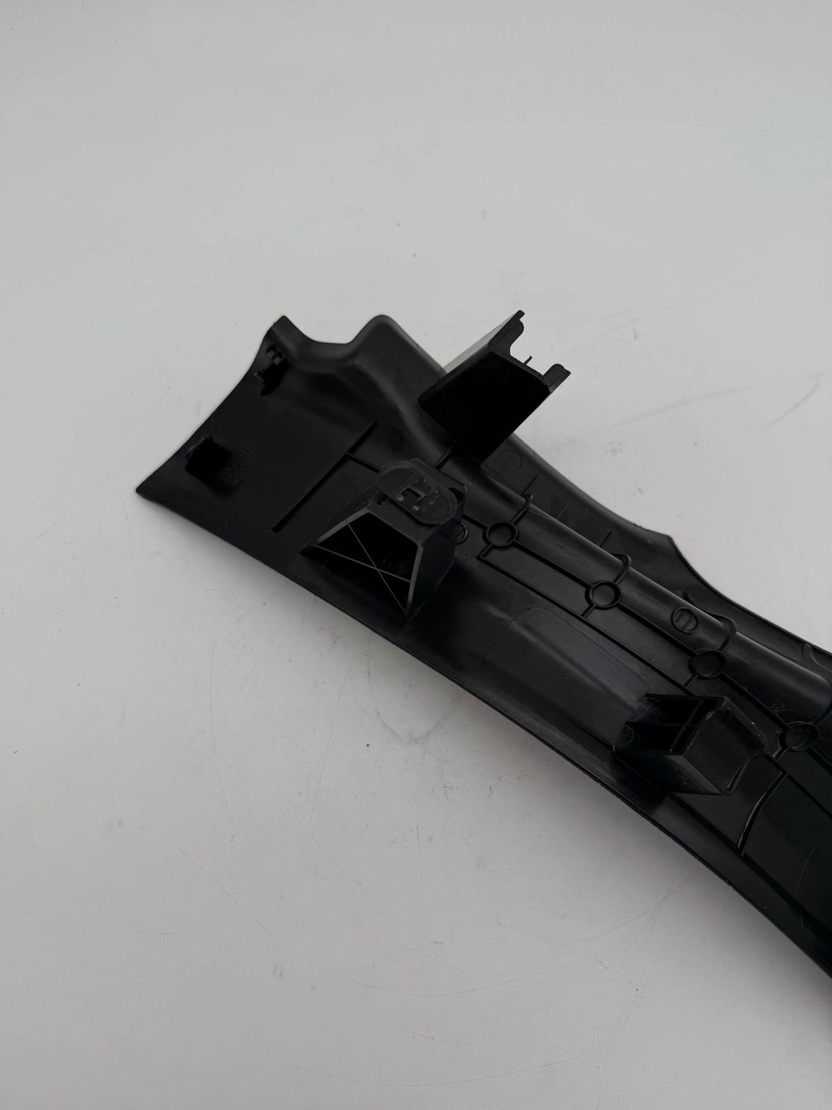 12-20 CHEVROLET SONIC Sill Scuff Plate Left Rear Door Floor Trim OEM 95932889 - Image 6