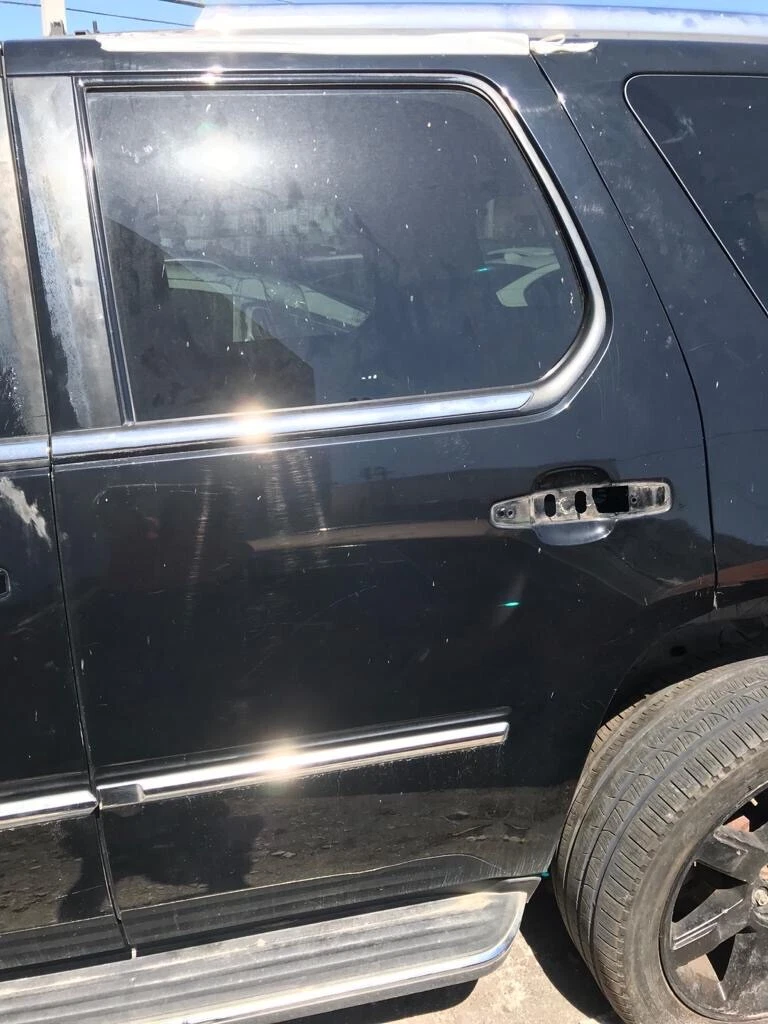 2007-2014 CADILLAC ESCALADE REAR DRIVER LEFT LH DOOR USED OEM LOCAL PICKUP - Image 2