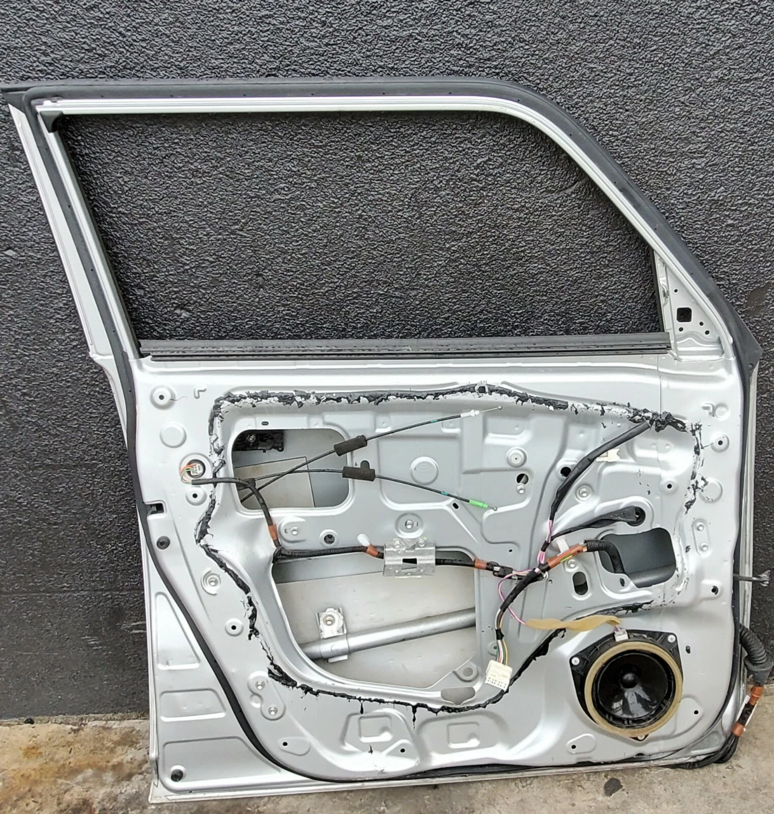 08 - 14 Scion xB Door Driver Side Left LH Fits 216436 USED OEM - Image 2