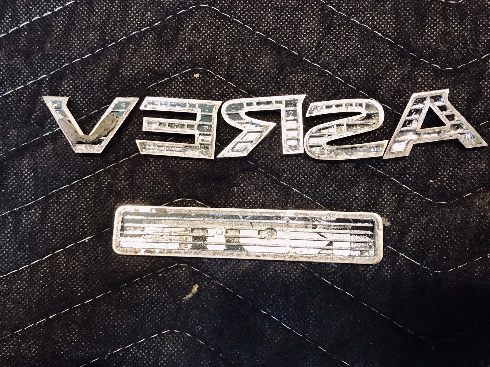 12-16 NISSAN VERSA NOTE REAR TRUNK GATE EMBLEM LOGO BADGE SYMBOL SET CHROME - Image 2