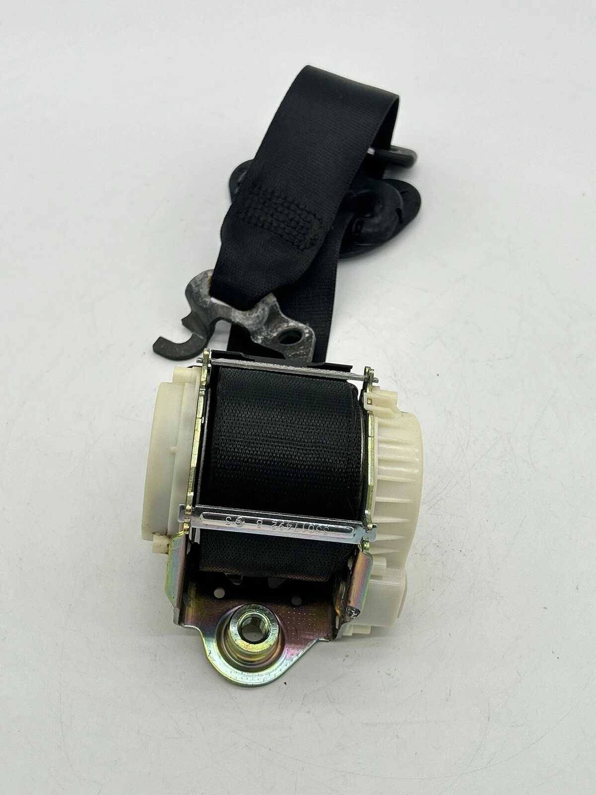 04-10 BMW 325i E83 Driver Left Front Seat Belt OEM 33017492 Black OEM - Image 7