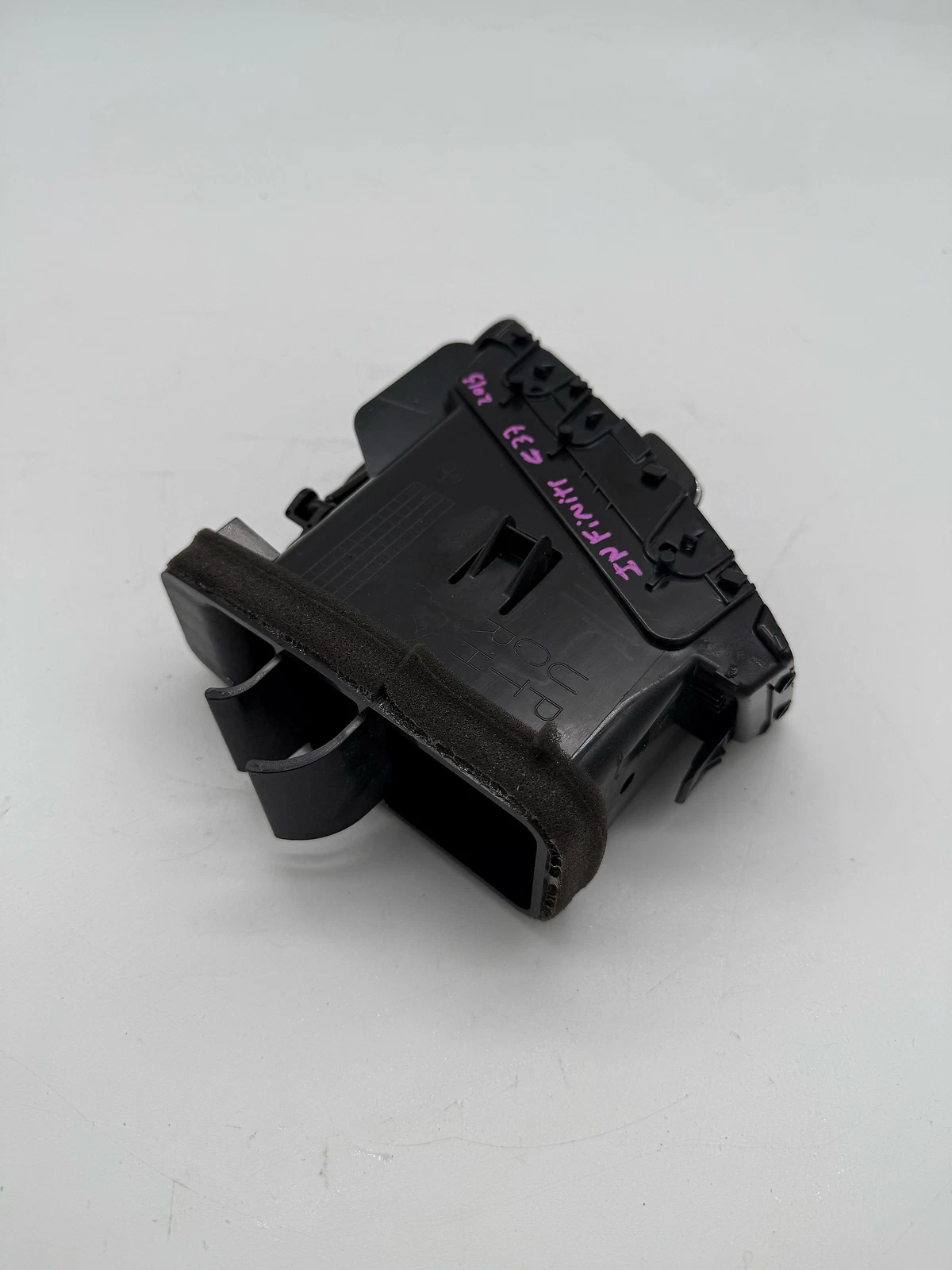 2008-2013 Infiniti G37 Right Center Dashboard AC Vent OEM 68750-JK00C - Image 2
