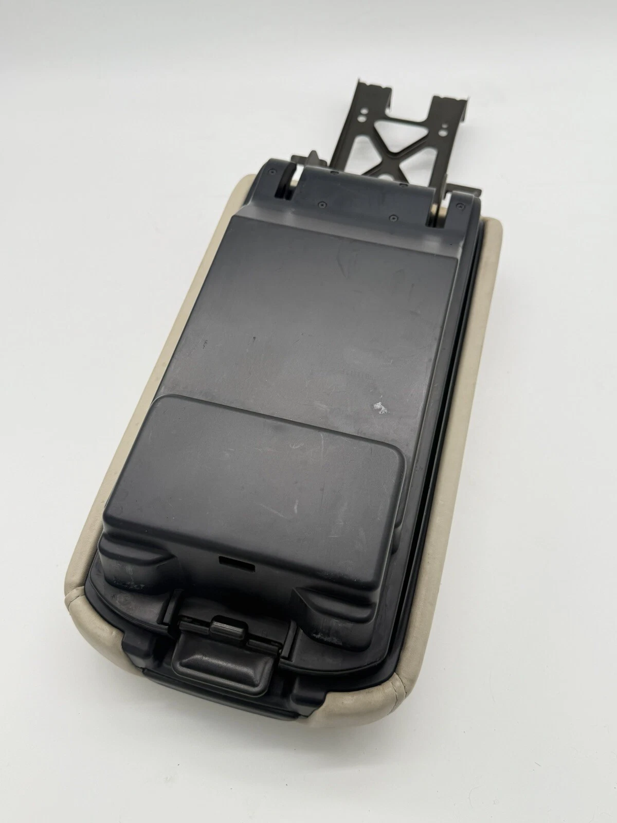 02-10 Lexus SC430 Front Center Console Armrest Lid Compartment Oem - Image 7