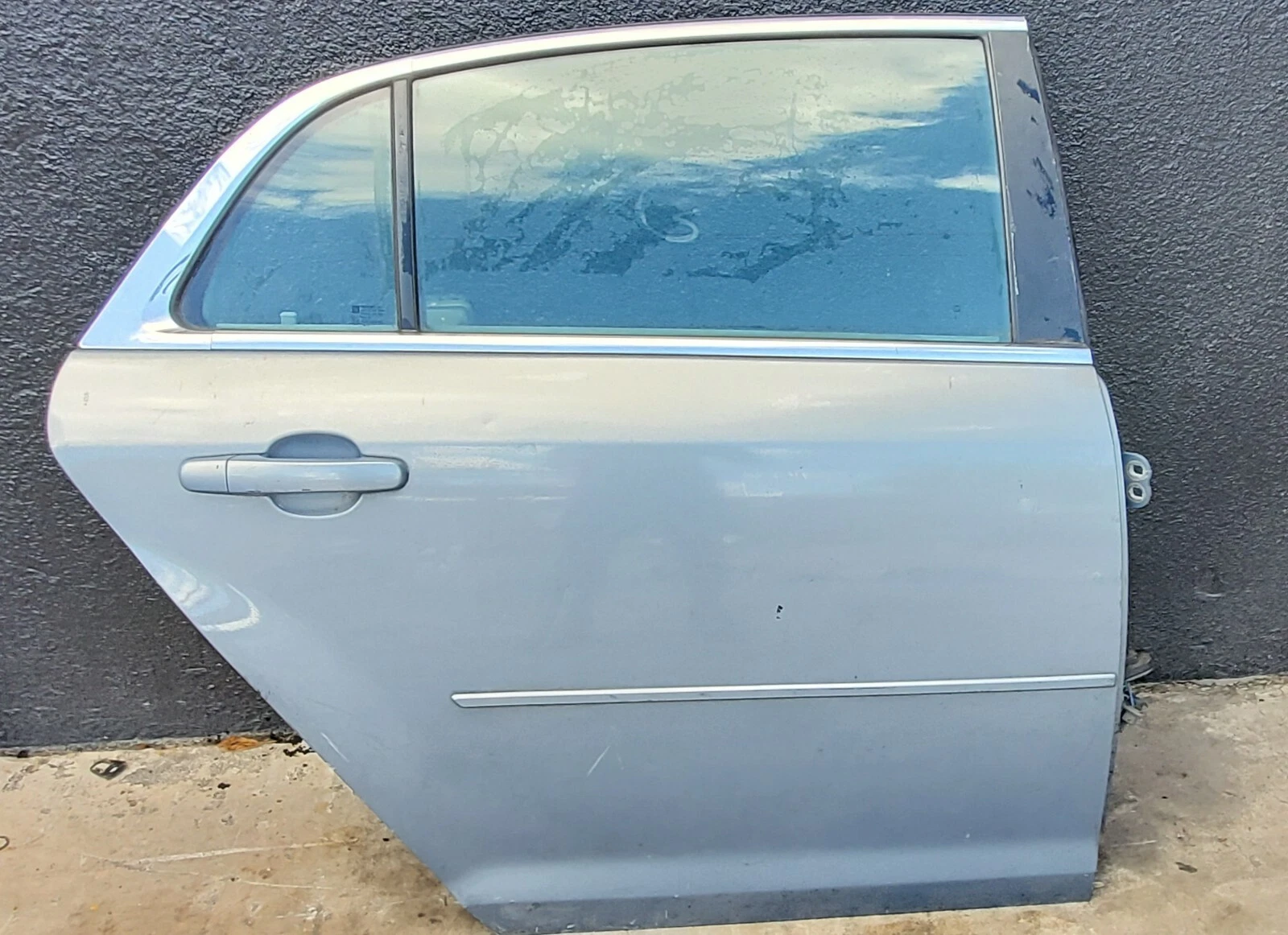 1998 1999 2000 2001 2002 2003 2004 CADILLAC SEVILLE RIGHT REAR DOOR SHELL