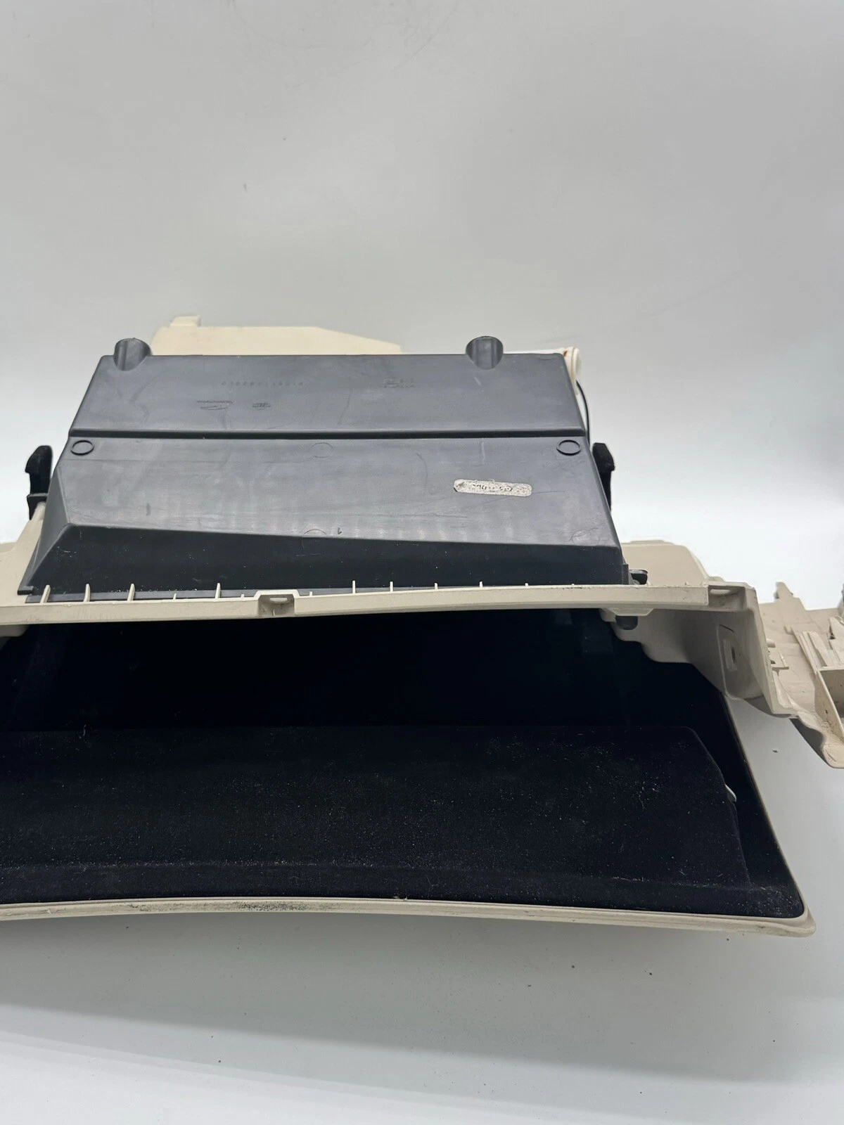 13 14 15 16 17 18 NISSAN ALTIMA GLOVE COMPARTMENT STORAGE BOX OEM 10811A52000 - Image 10