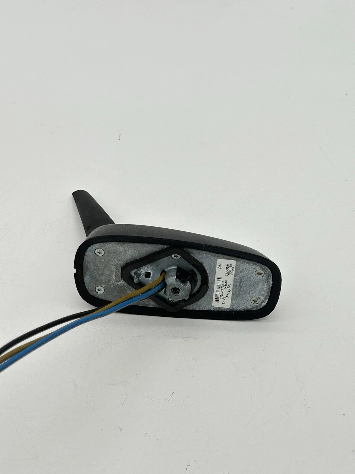 06-10 Saturn Sky Trunk Rear Antenna Shark Fin With Harness Cable OEM - Image 6