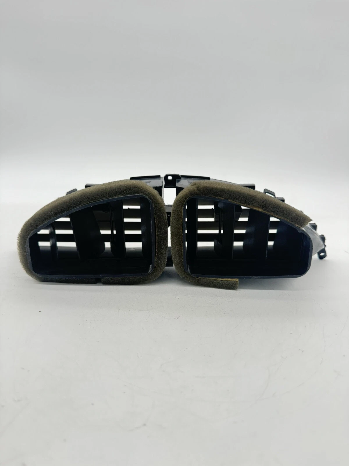 04 - 06 Nissan Quest Center Dash A/C Heater Air Vents Gray 68750 5Z00 OEM - Image 5