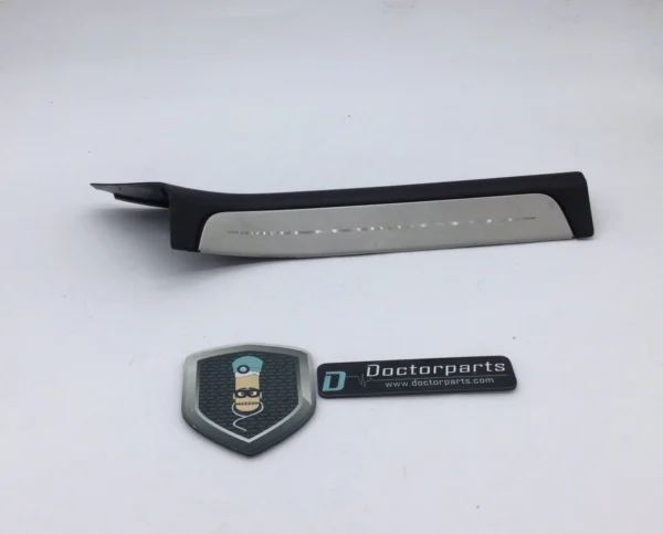 2006-2007 INFINITI FX35 FX45 FRONT RIGHT DOOR SILL SCUFF PLATE TRIM 76899 CG000