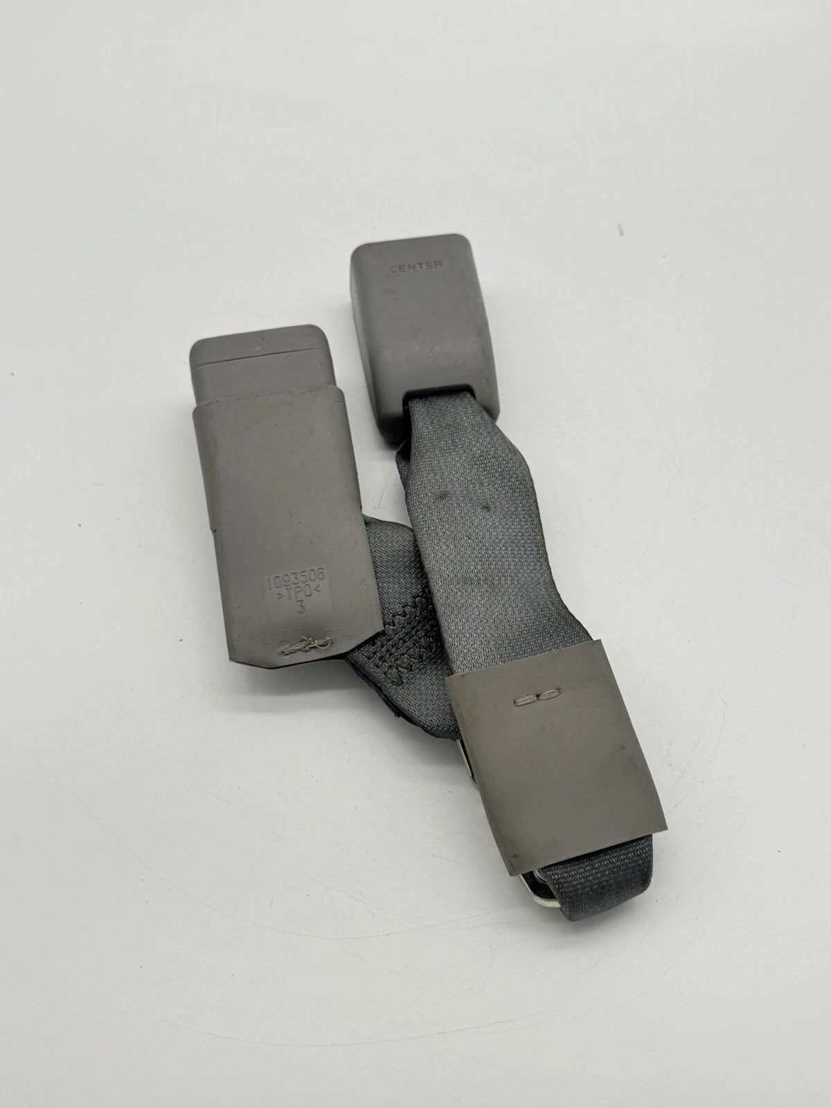 14 - 18 TOYOTA COROLLA REAR SEAT BELT CENTER BUCKLE OEM GRAY - Image 5