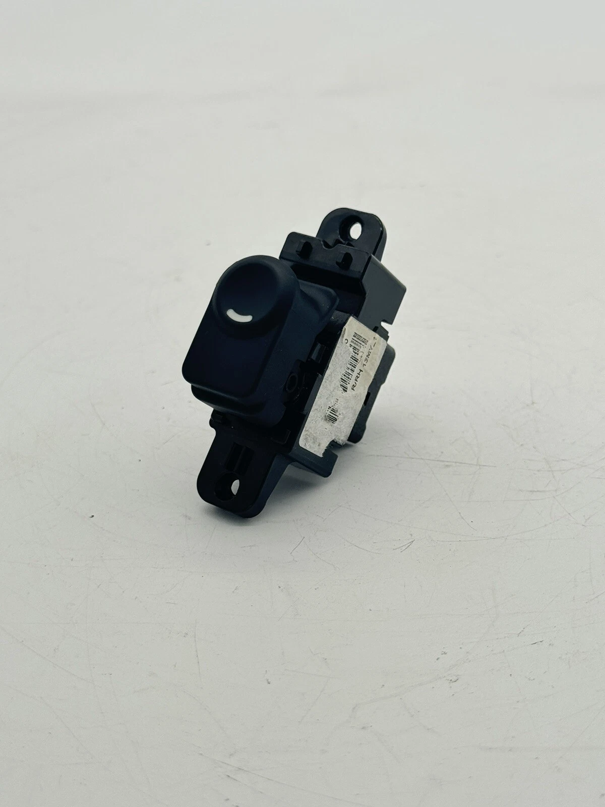 13-17 Hyundai Accent Rear Door Switch Assembly-Power Window Sub 93581-1R001 - Image 7