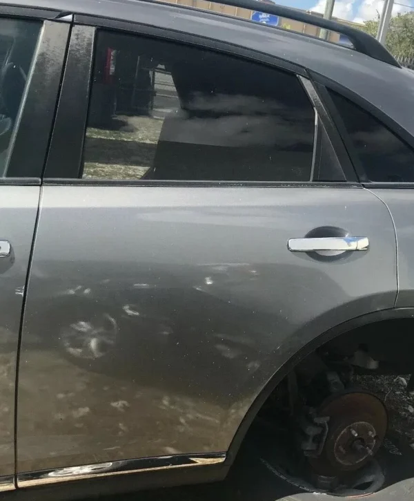 2006 2007 Infiniti FX35 Driver Rear Left Door