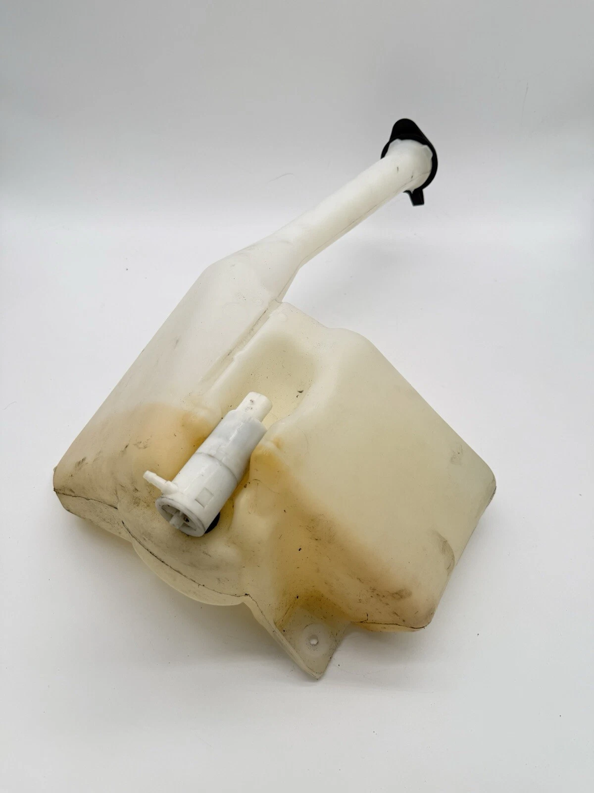 06-10 SATURN SKY FRONT WINDSHIELD WASHER FLUID RESERVOIR TANK ASSY, OEM - Image 4