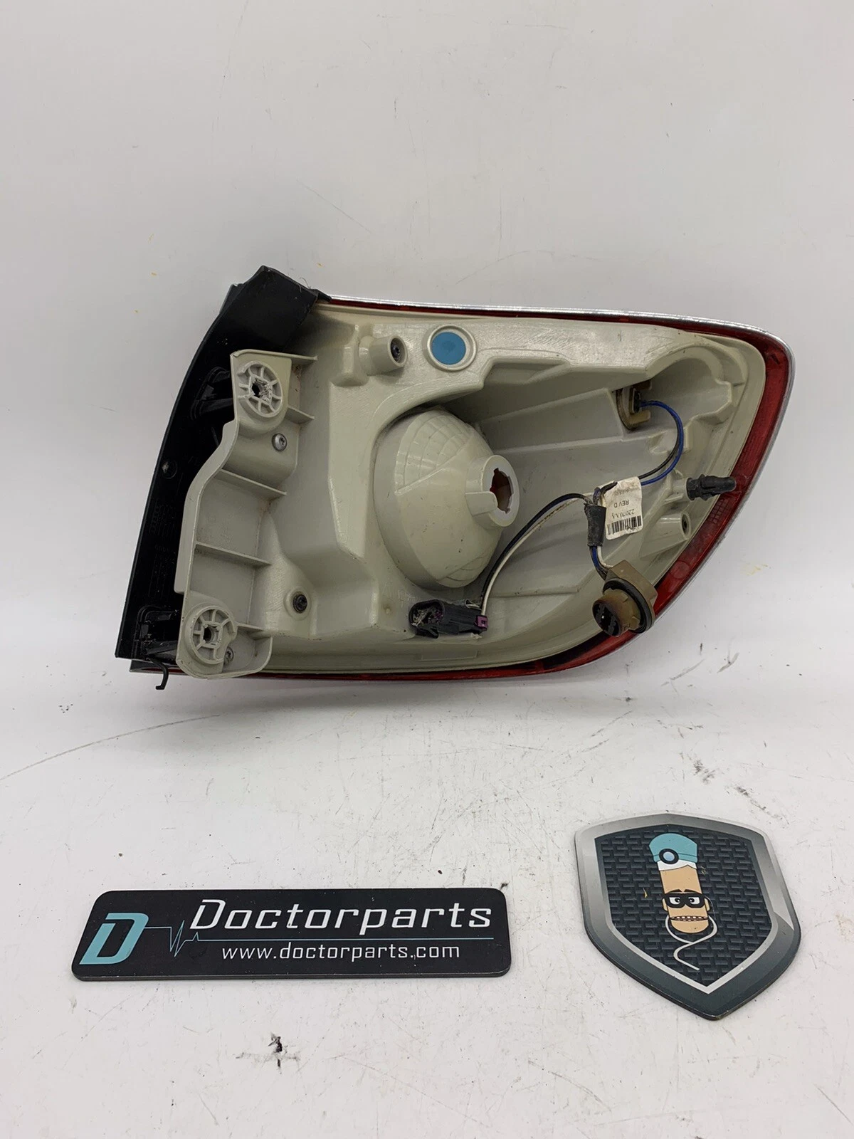 08-12 BUICK ENCLAVE DRIVER LEFT OUTER TAILLIGHT TAIL BRAKE LIGHT LAMP FACTORY - Image 2