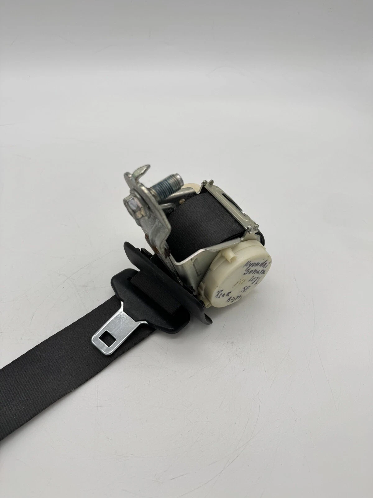 11 - 14 HYUNDAI SONATA REAR PASSENGER SEAT BELT OEM 89820-3Q000 - Image 3