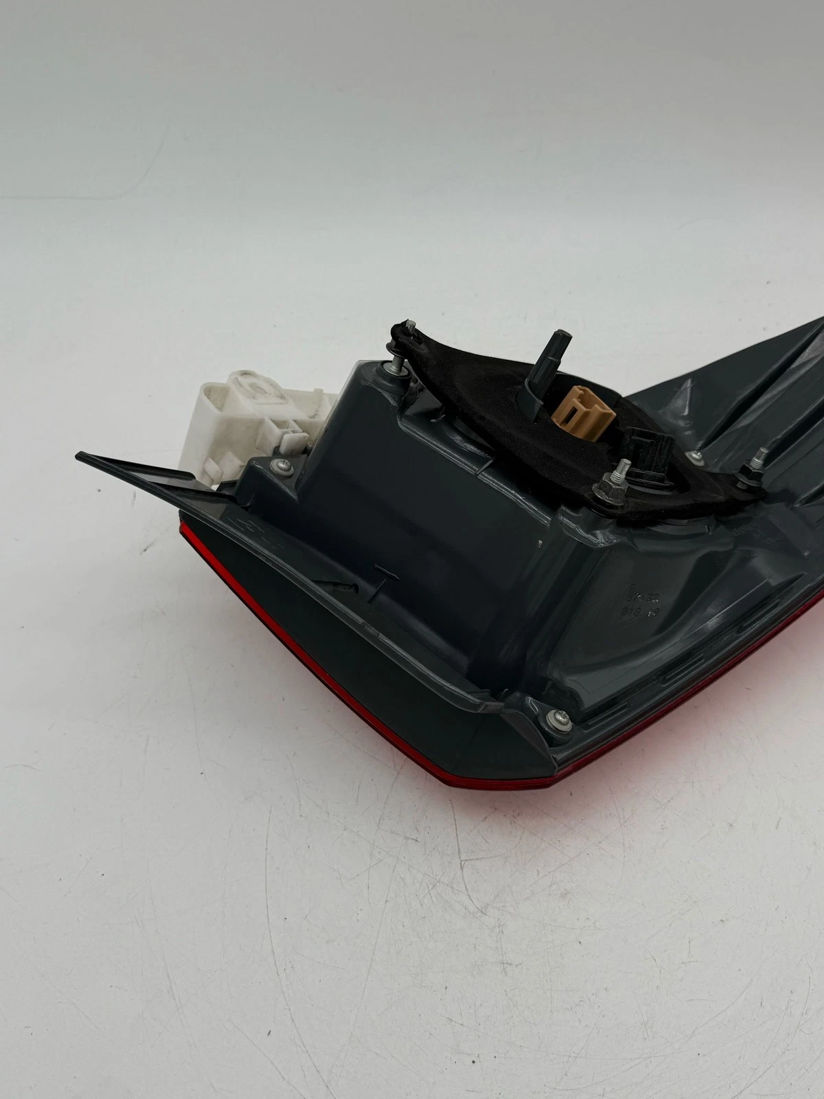 15-17 TOYOTA CAMRY Tail Light RIGHT SIDE RH SAE AIP2ST 15 NYF - Image 3