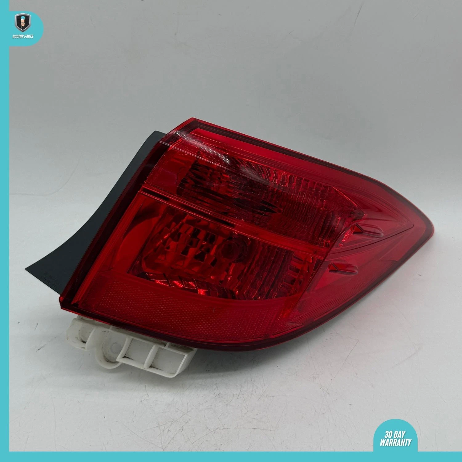 15-17 TOYOTA CAMRY Tail Light RIGHT SIDE RH SAE AIP2ST 15 NYF