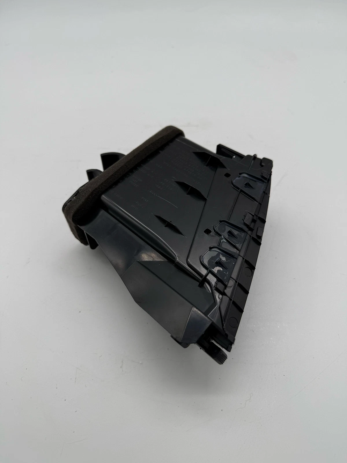 2008-2013 Infiniti G37 Right Center Dashboard AC Vent OEM 68750-JK00C - Image 3