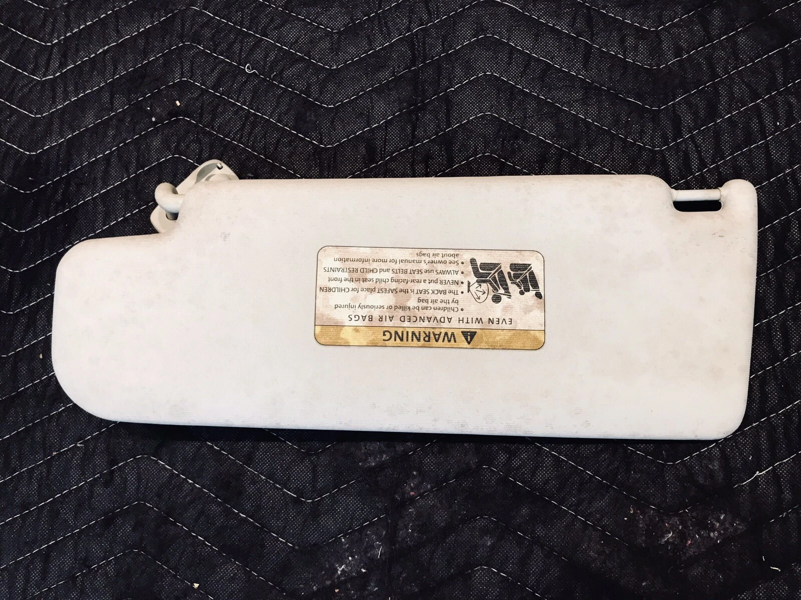 2006 VOLKSWAGEN PASSAT RIGHT PASSENGER SIDE SUN VISOR ASSEMBLY BEIGE OEM USED - Image 3
