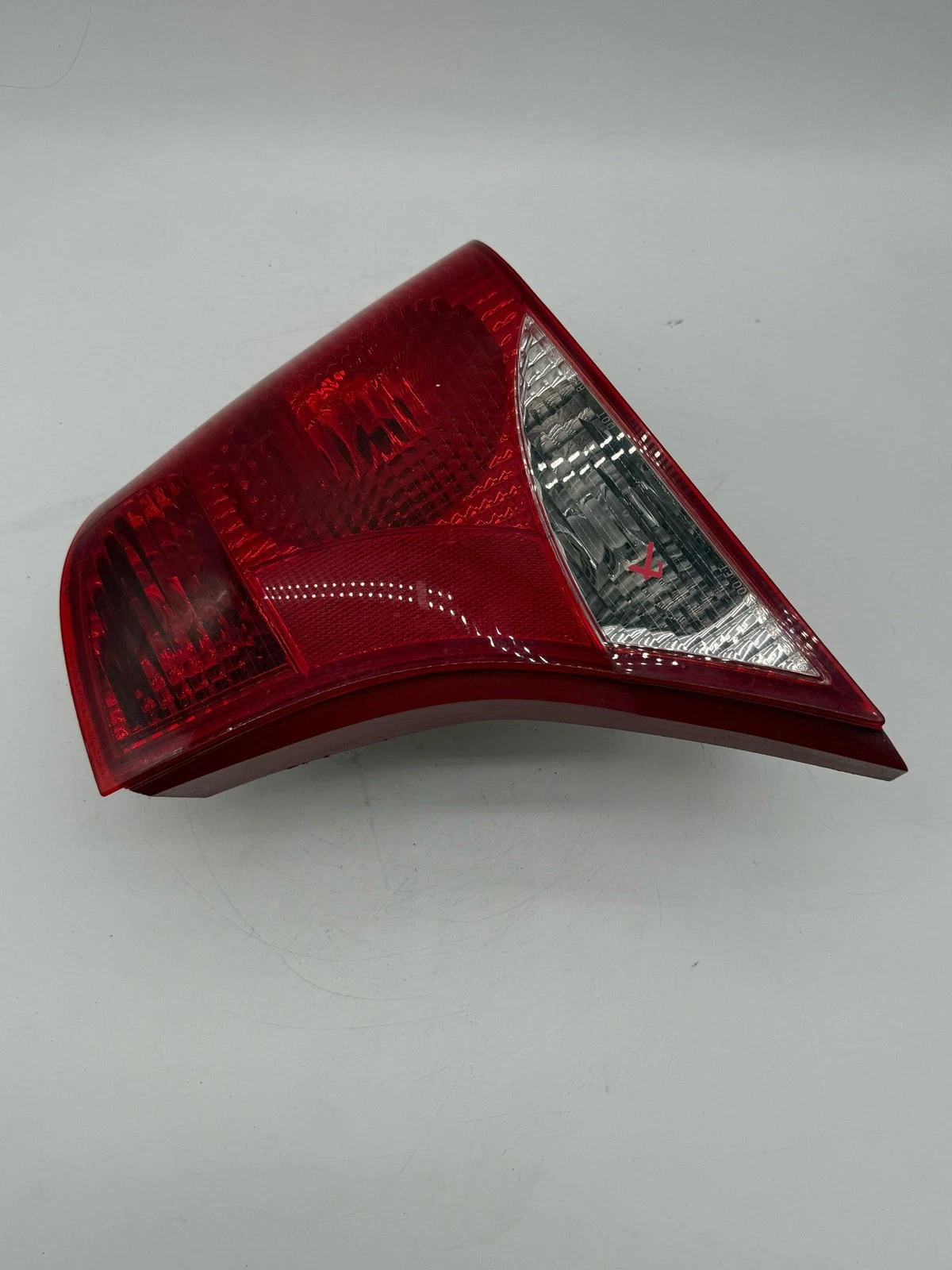 2002-2004 Ford Focus Right Rear Tail Light Assembly YS4X-13440-CA - Image 2