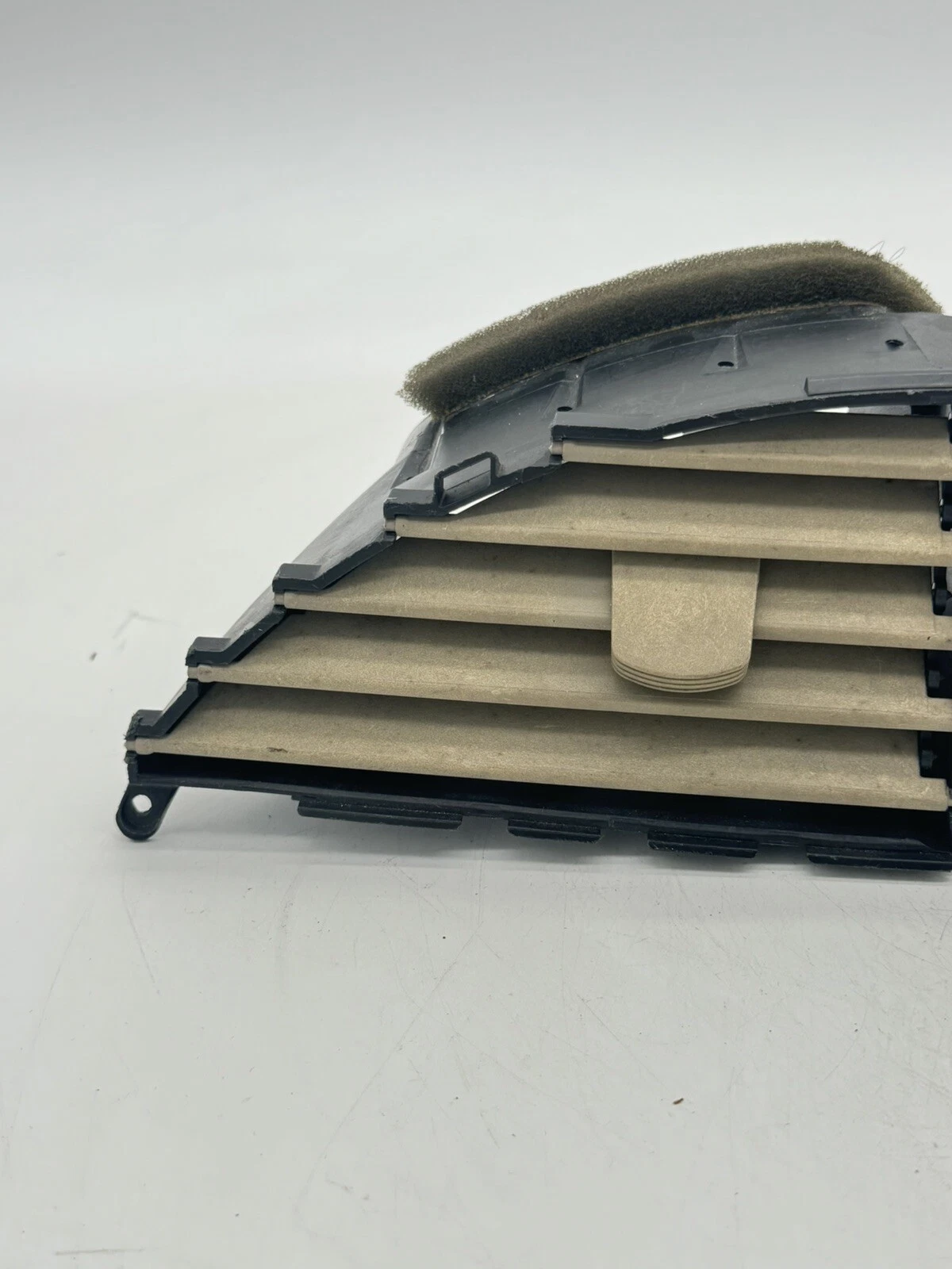 04 - 06 Nissan Quest Center Dash A/C Heater Air Vents Gray 68750 5Z00 OEM - Image 9