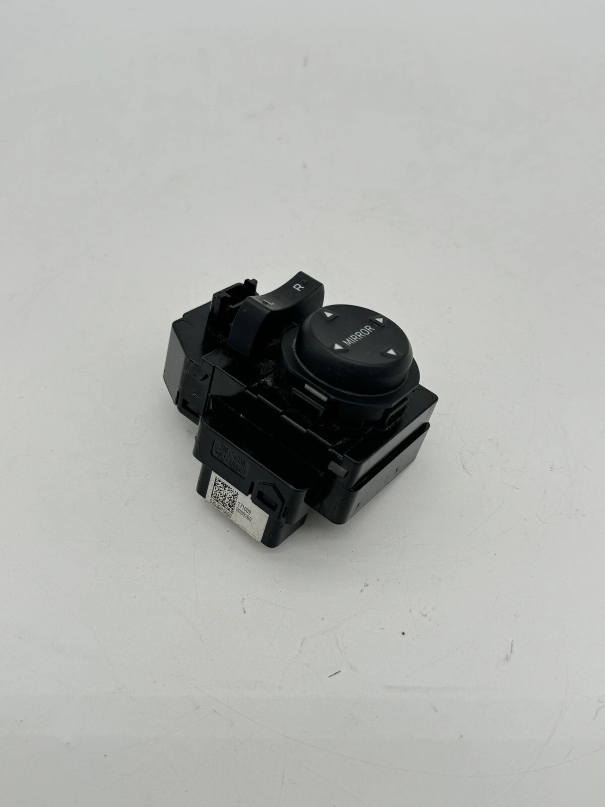 18-19 Kia RIO Front Door Switch Driver's Mirror 2222288 - Image 4