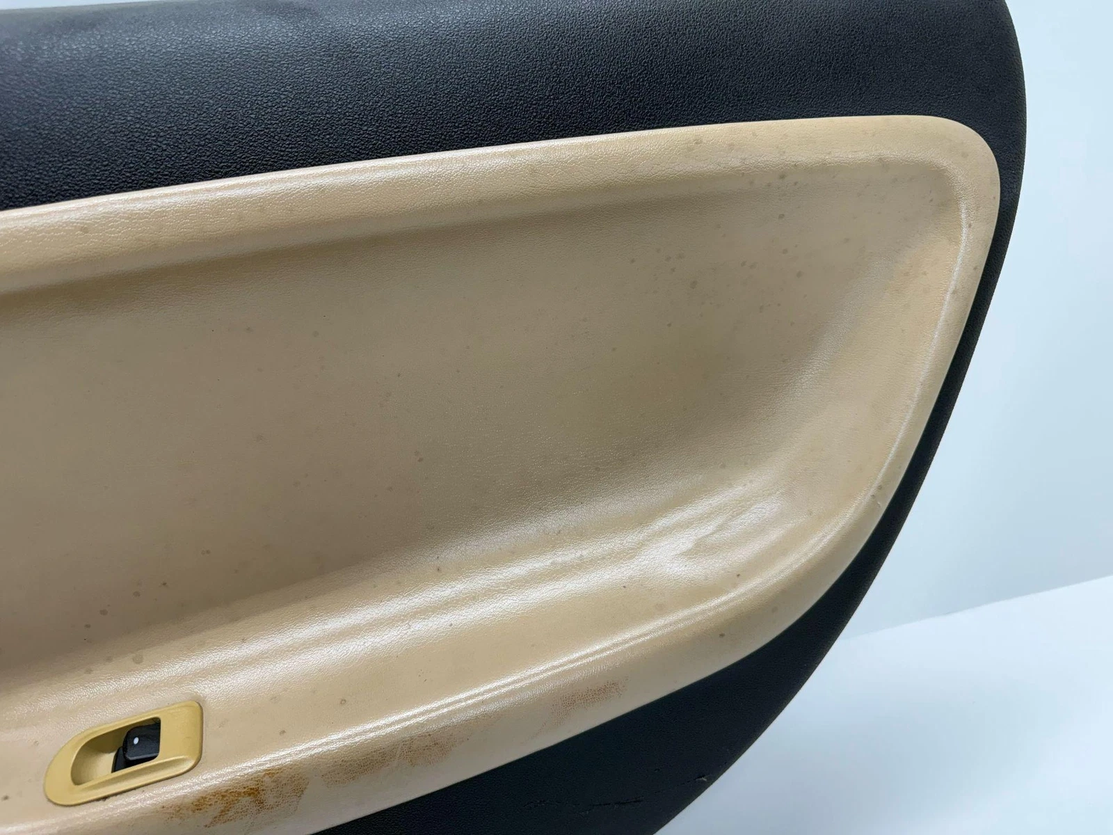 2008-2010 Pontiac Solstice Door Panel RH Right Side Ebony Tan 25824364 25801547 - Image 3