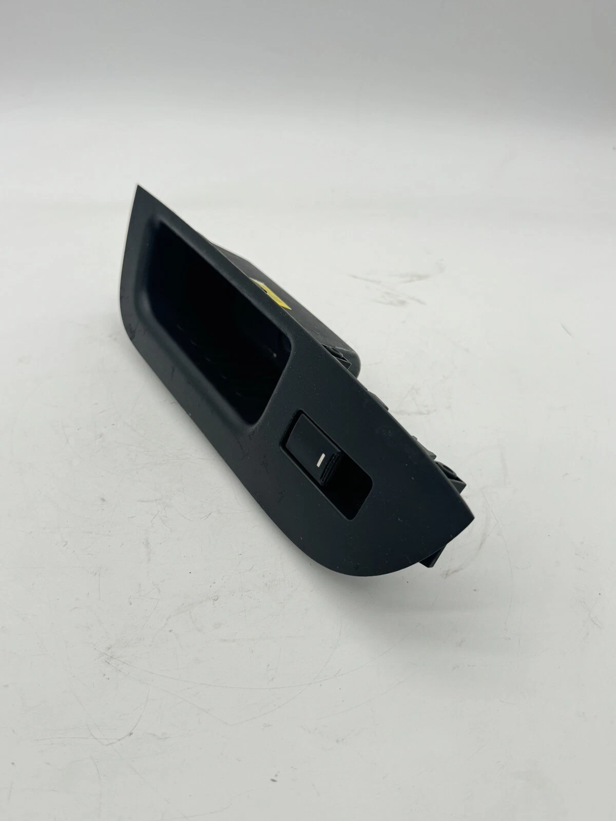 09-12 KIA SORENTO MK2 PASSENGER SIDE LEFT REAR DOOR WINDOW CONTROL SWITCH PANEL - Image 6