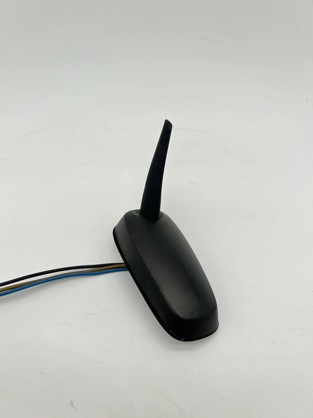 06-10 Saturn Sky Trunk Rear Antenna Shark Fin With Harness Cable OEM - Image 3