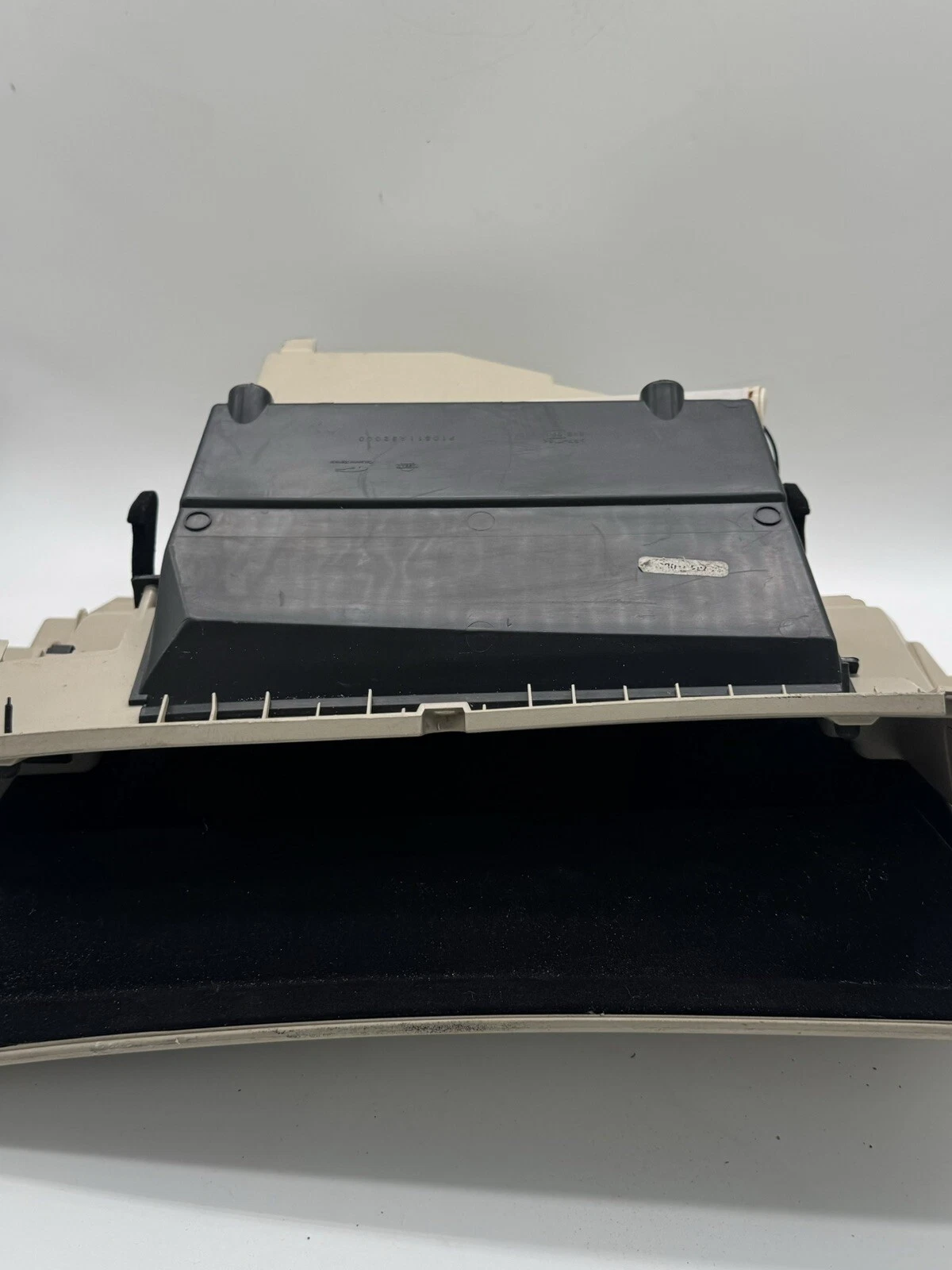13 14 15 16 17 18 NISSAN ALTIMA GLOVE COMPARTMENT STORAGE BOX OEM 10811A52000 - Image 11