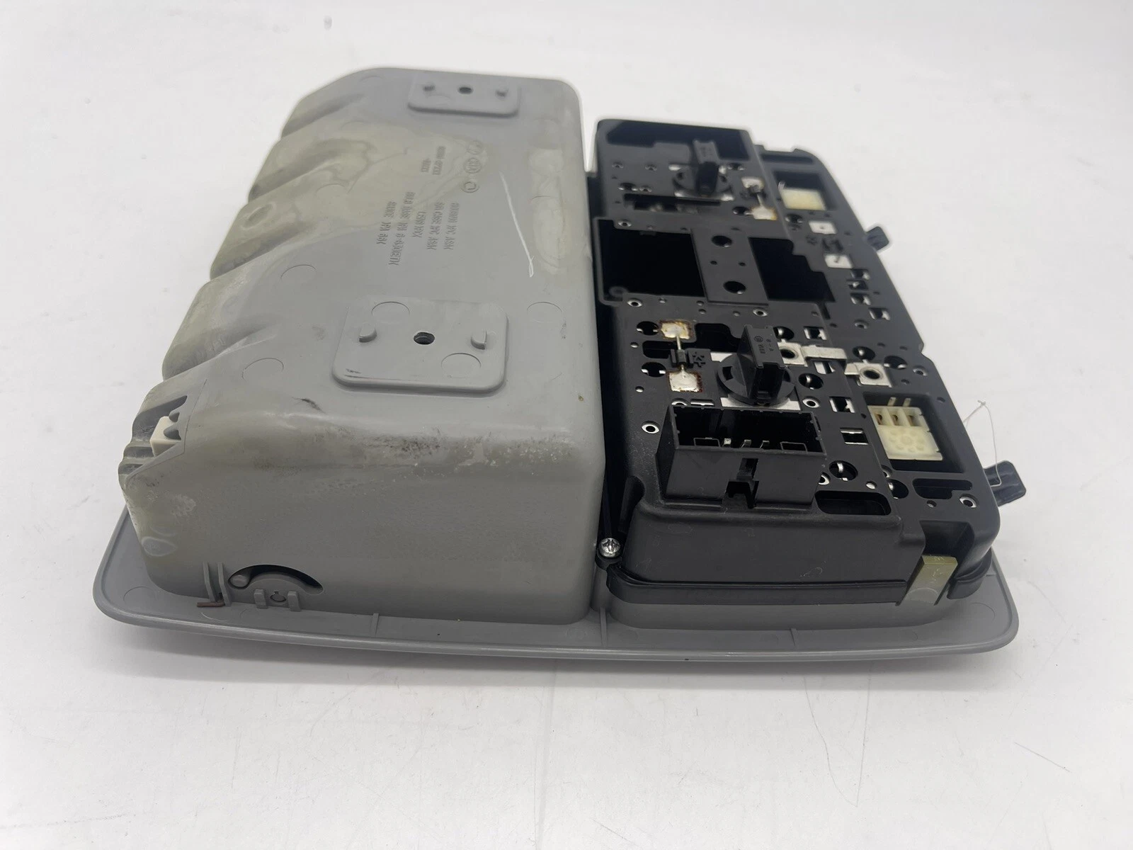 11 - 13 Kia Sorento Overhead Console With Map Lights & Sunroof Switch Gray Used - Image 5