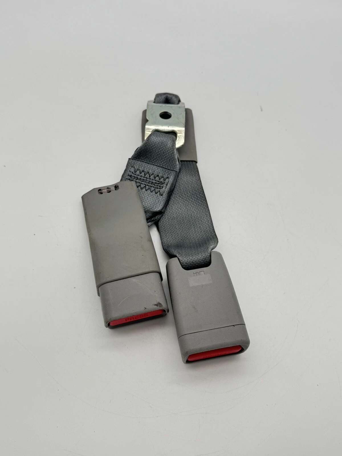 14 - 18 TOYOTA COROLLA REAR SEAT BELT CENTER BUCKLE OEM GRAY - Image 4