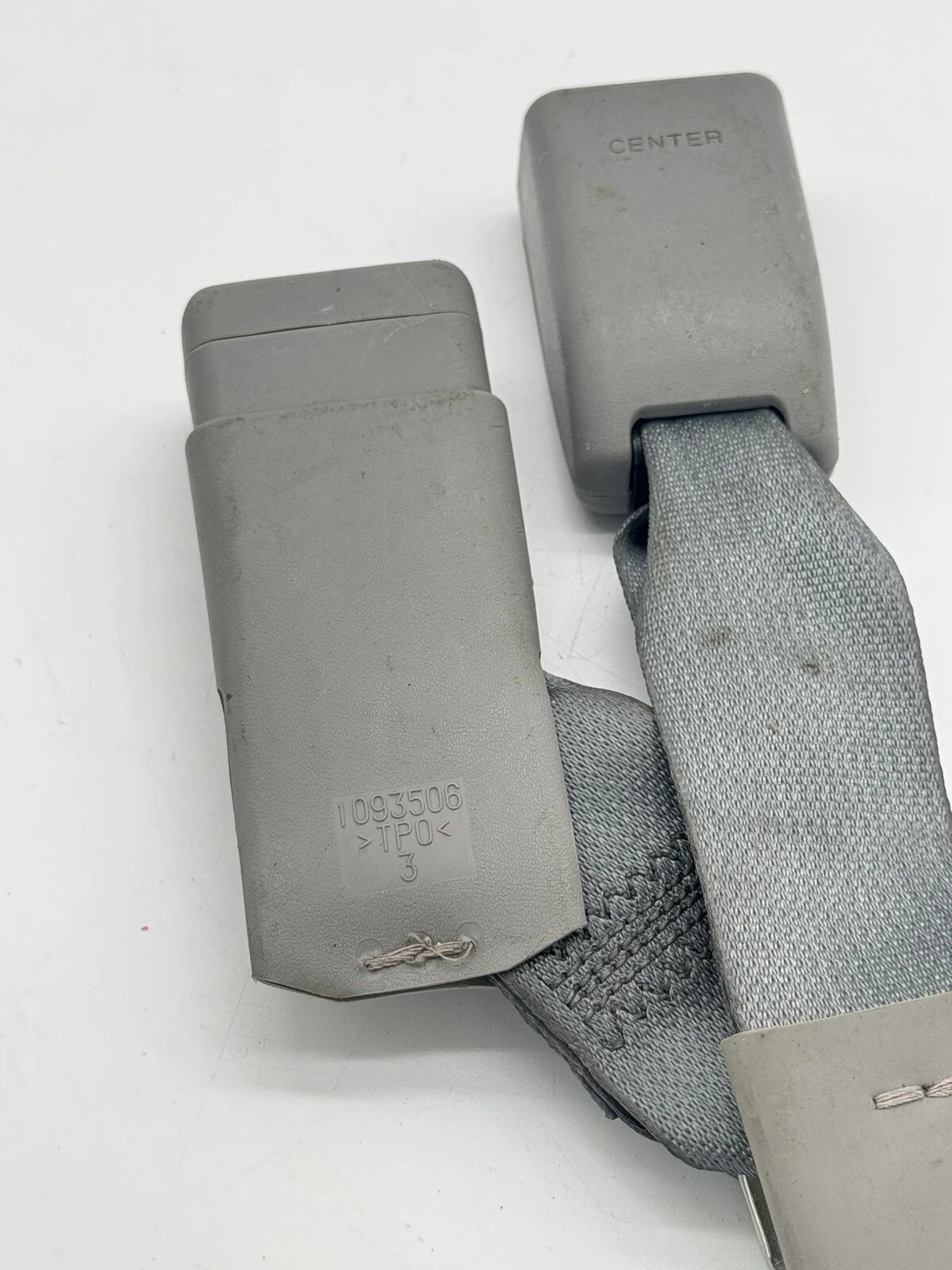 14 - 18 TOYOTA COROLLA REAR SEAT BELT CENTER BUCKLE OEM GRAY - Image 6