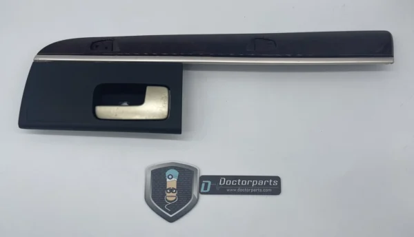 2002-2008 LINCOLN TOWN CAR PASSENGER DOOR BEZEL WITH HANDLE🔷