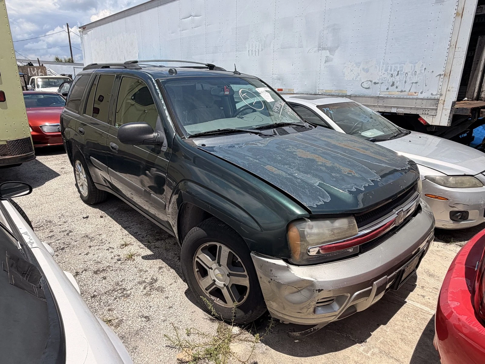 2005 Chevrolet Trailblazer Left Front Door green oem - Image 9