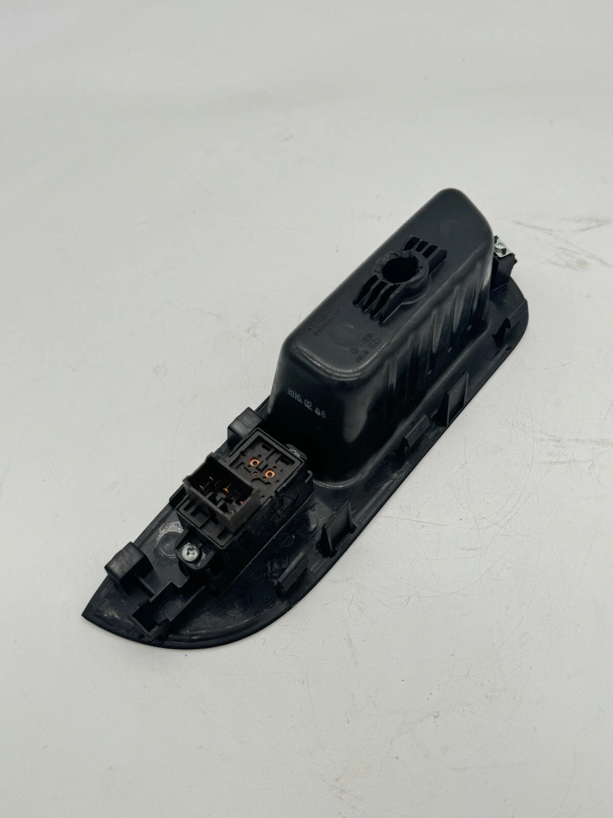 09-12 KIA SORENTO MK2 PASSENGER SIDE LEFT REAR DOOR WINDOW CONTROL SWITCH PANEL - Image 7