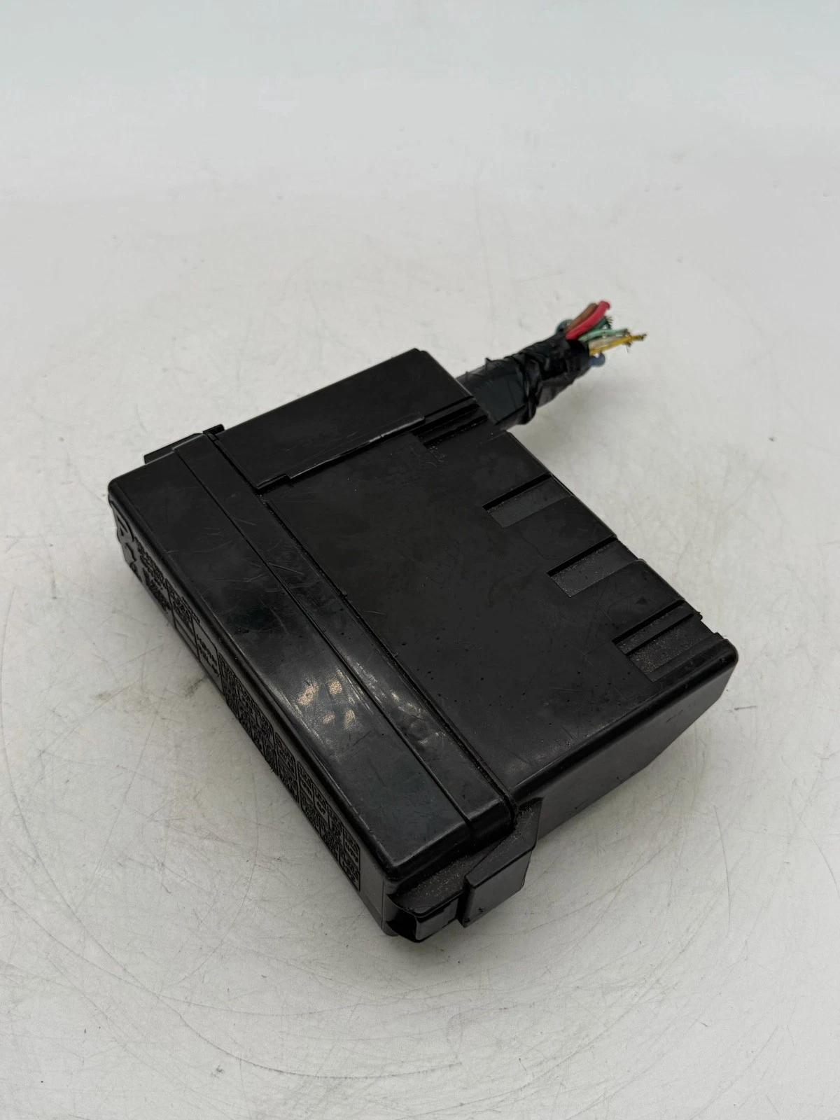 2008-2013 Infiniti G37 3.7L Engine Fuse Relay Unit Assembly 7254-5763-30 - Image 2