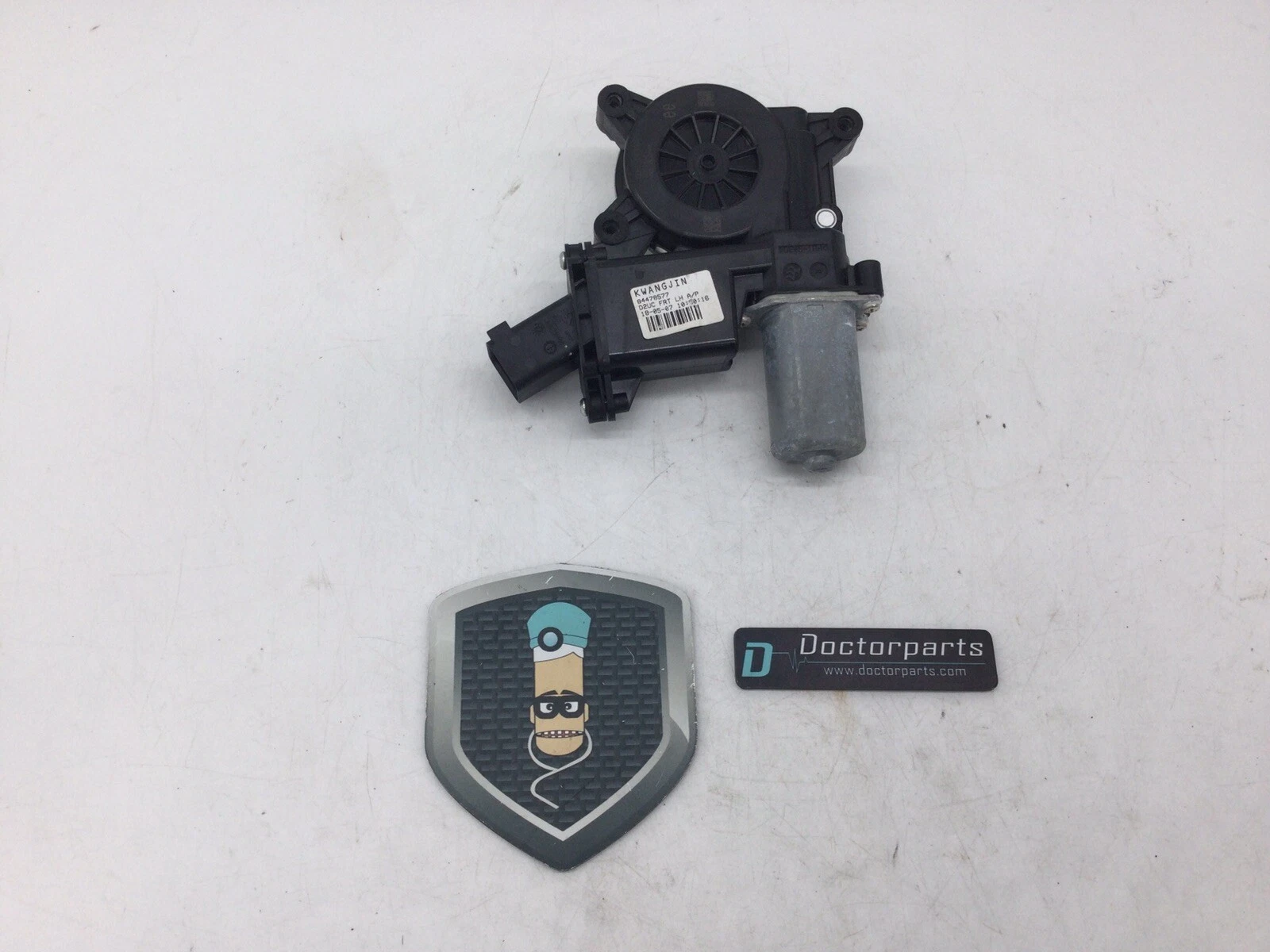2018 - 2019 CHEVROLET EQUINOX FRONT DRIVER LEFT DOOR WINDOW REGULATOR OEM USED - Image 4