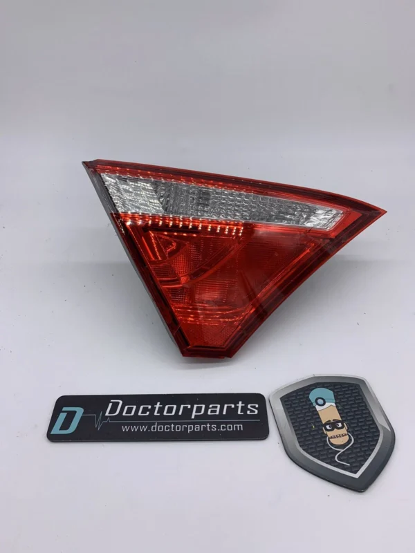 OEM! 2015-2016 Toyota Camry Tailgate TAIL LAMP LIGHT Passenger Side RIGHT