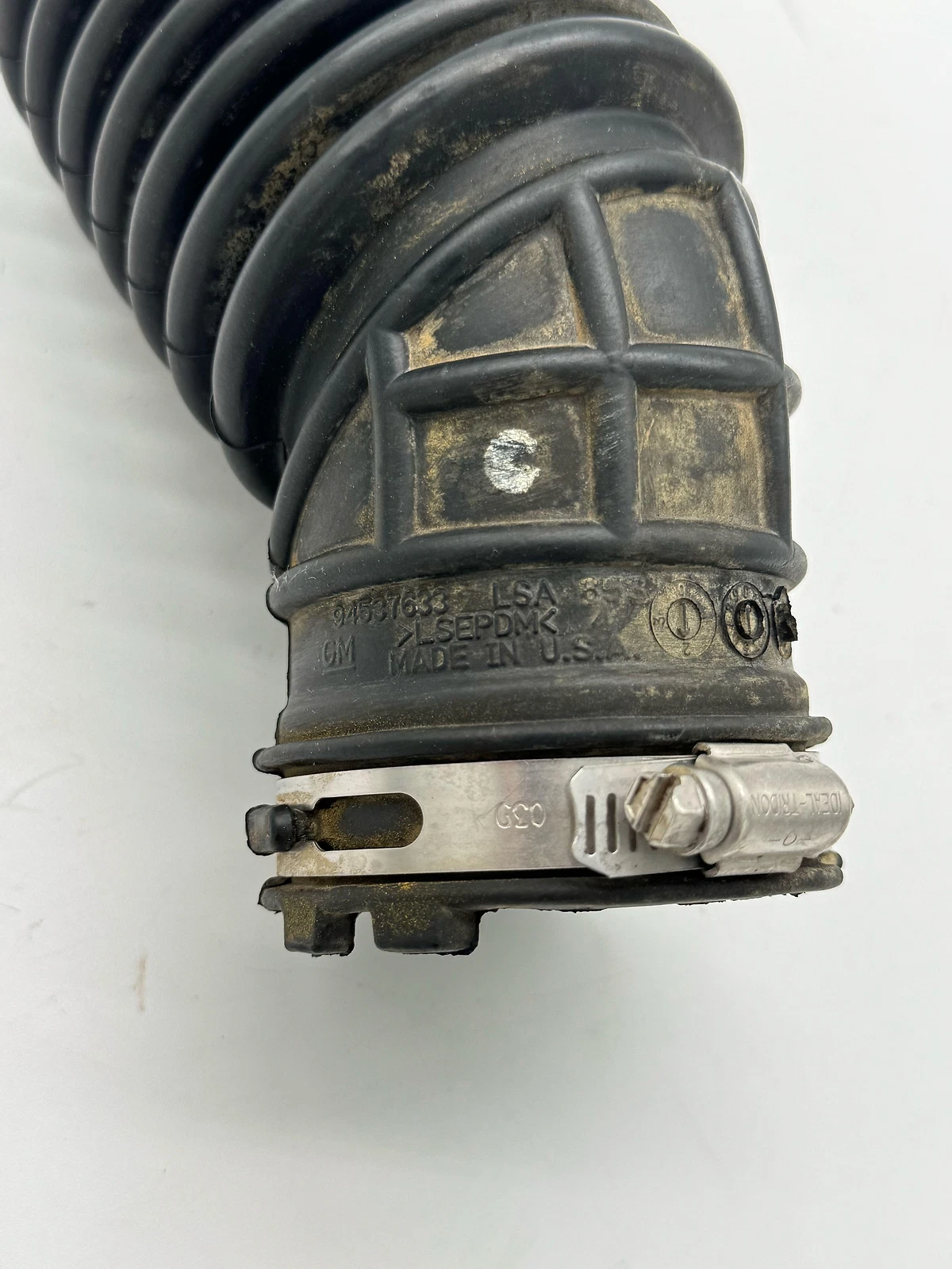2012 - 2018 Chevrolet Sonic Air Cleaner Outlet Duct Assembly 1.8L 94537633 OEM - Image 9