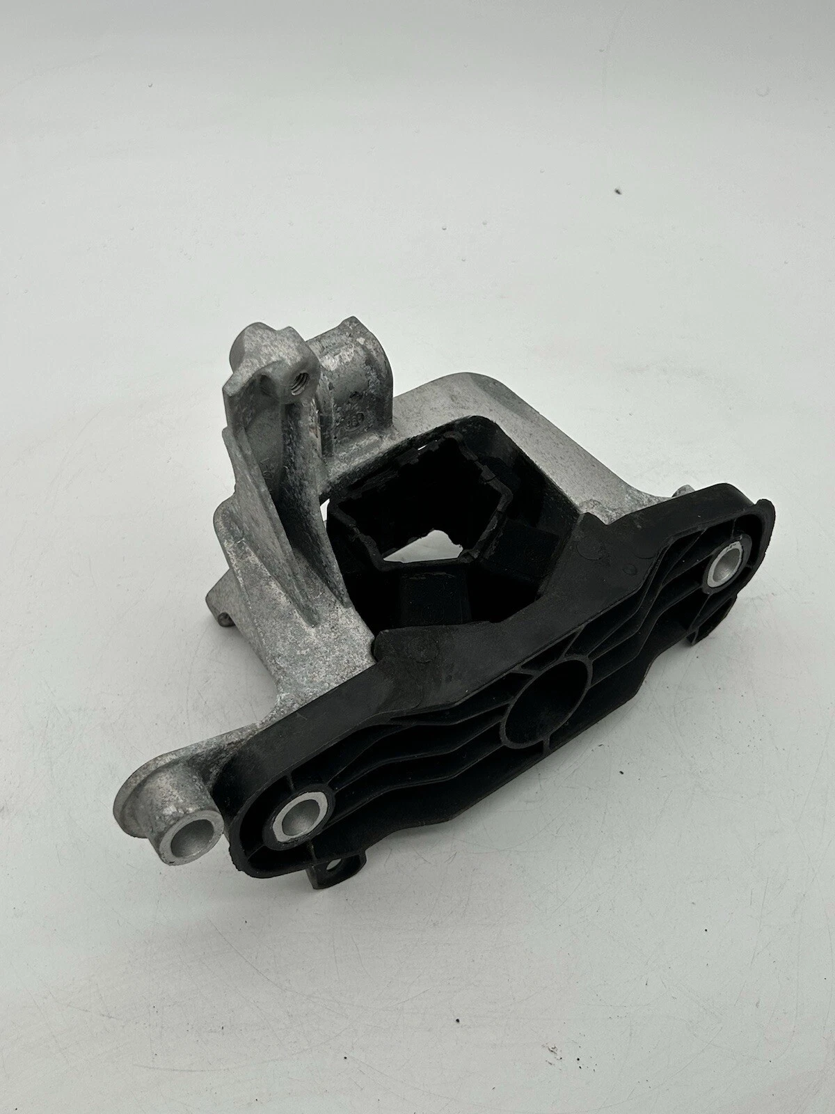 OEM GM Automatic Transmission Mount Left 39037511 Chevrolet Cruze 2016-2019 - Image 10
